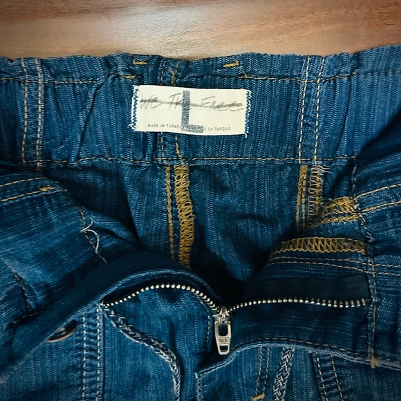 We The Free Women’s Angelo Tie Waist Jeans in Pure Water Size L Boho Free People - Picture 3 of 6